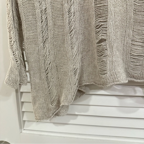 Brandy Melville Neutral Lightweight Sweater - Picture 4 of 5